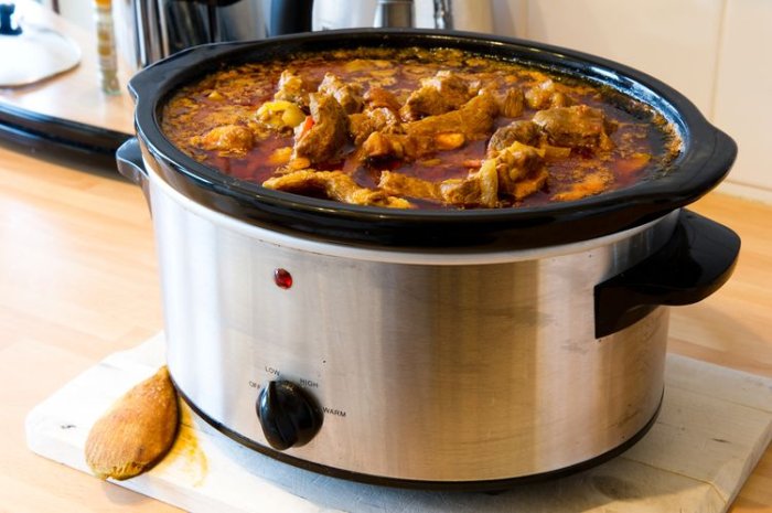 Velký slow cooker - pomalý hrnec na vaření