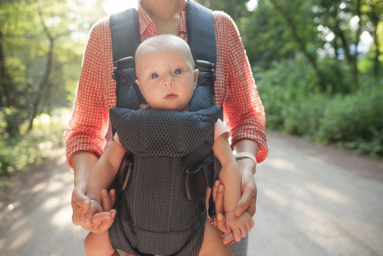 Najlepšie ergonomické nosiče pre deti poradia recenzie. Manduca, Liliputi, Rischino alebo Ergobaby