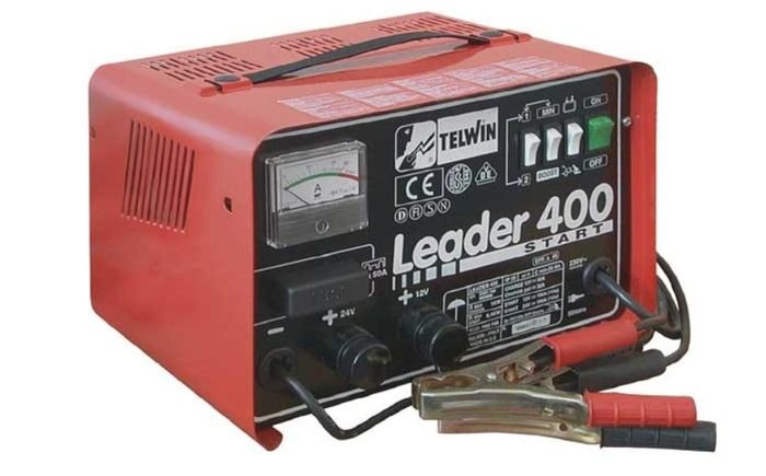 Nabíjačku autobatérií Telwin Leader 400 Start môžete použiť aj ako pomocný štartovací zdroj
