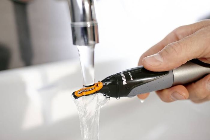 Čistenie zastrihávača nosných chĺpkov Philips Series 3000 NT3160/10