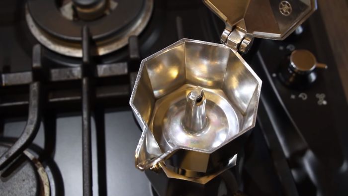 Otvorená mokka konvička Bialetti Moka Express 3