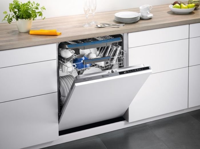 Otvorená umývačka riadu Electrolux EEM48210L