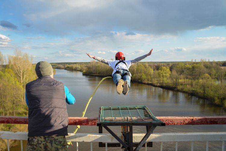 Bungee jumping - darček pre nadšencov adrenalínu