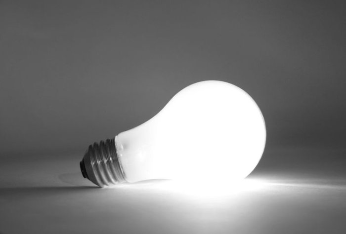 LED žárovka s bílým světlem