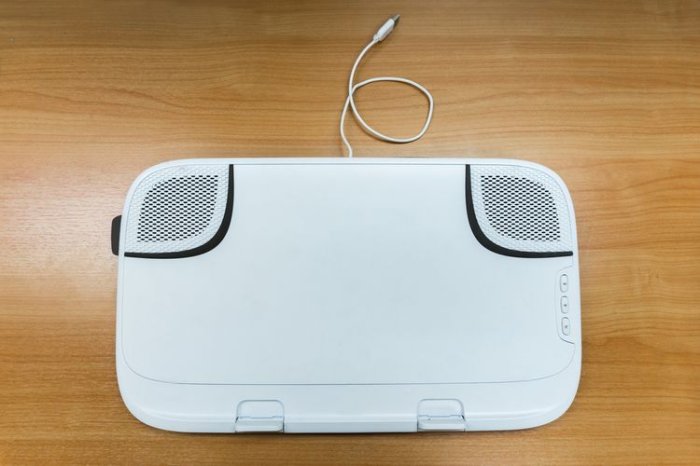 Bílá chladící podložka pod notebook s 2 ventilátory