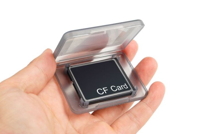 CF (Compact Flash) karta
