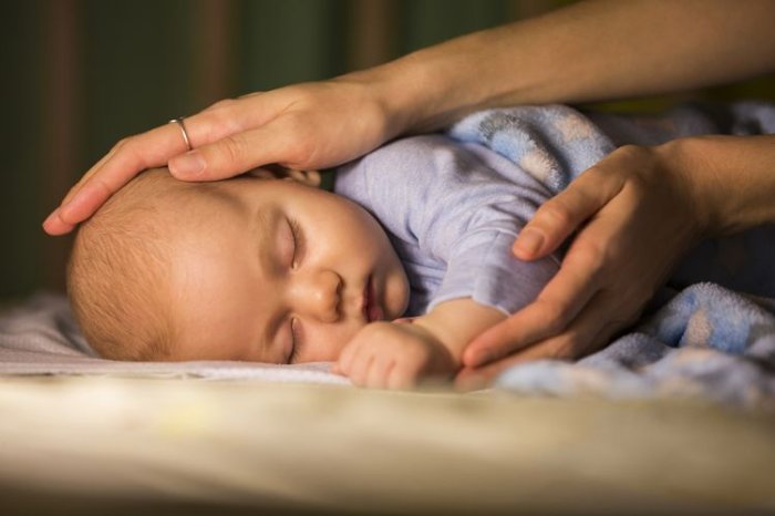 Kontrola spícího dítěte