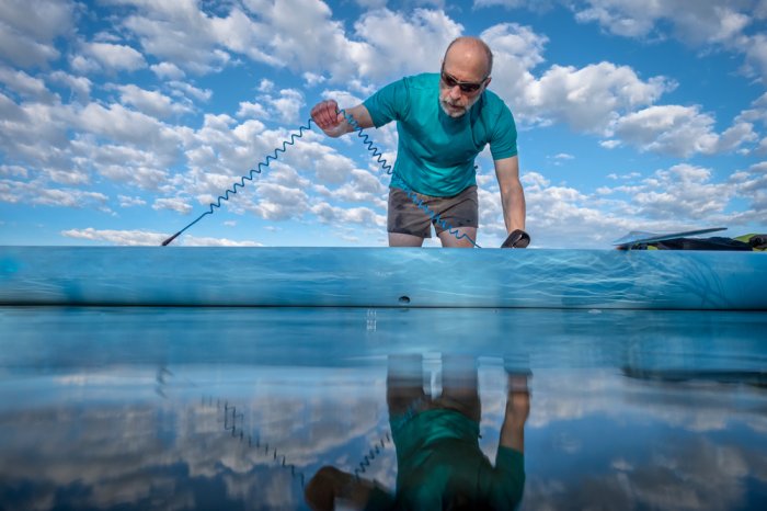 Stočené vodítko na paddleboardu