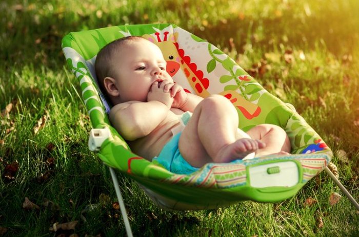 Zelené hojdacie ležadlo pre bábätká