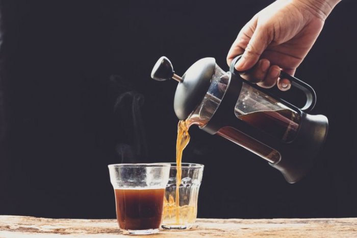 Spôsoby prípravy kávy a čaju vo french press kávovare – vhodná káva, čaj, cena