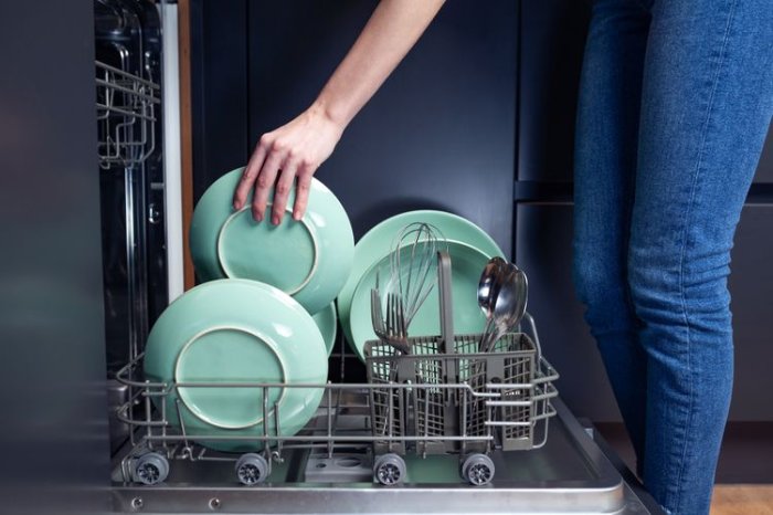 Výhody mytí nádobí v myčce