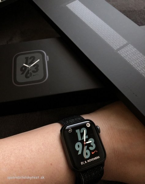 Hodinky Apple Watch Series 4 Nike+