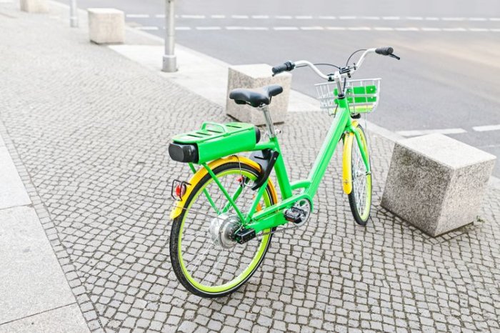 Mestský elektrobicykel so zadným pohonom