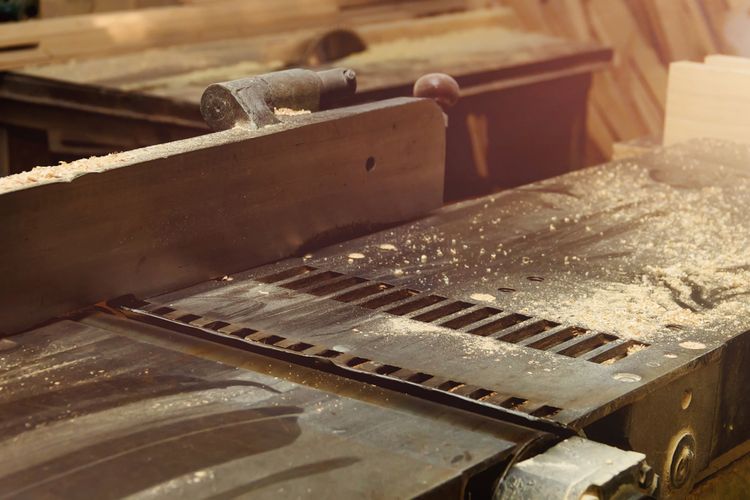 Najlepšia hobľovačka prepúšťačka s prieťahom? Gude, Dewalt, ale aj Metabo