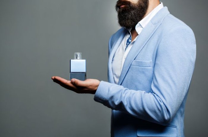 Muž s parfumom